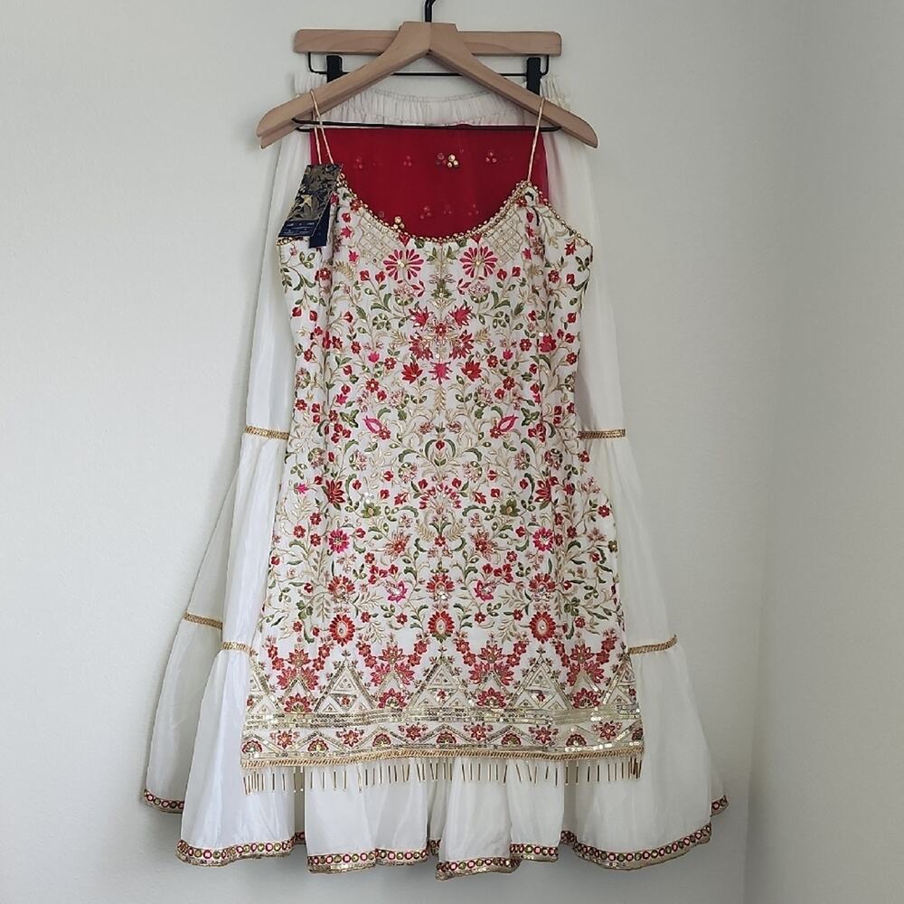 LASHKARAA Multicolor Embroidered Gharara Suit Made In India Size Large White